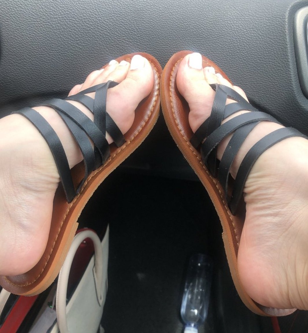 FrenchFeet tweet media