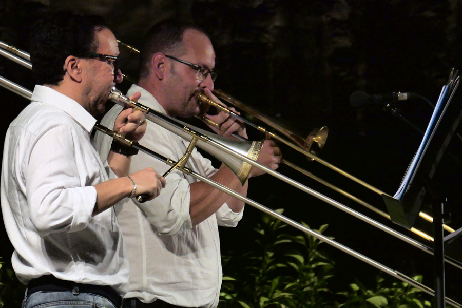 En el concierto de ayer de la mano de Oniria, vivimos  una unión peculiar, la música antigua con el cante jondo. Una experiencia musical diferente, atrevida y sobre todo perfectamente ejecutada que da una nueva visión de la música para ministriles.(Foto©️Actidea)