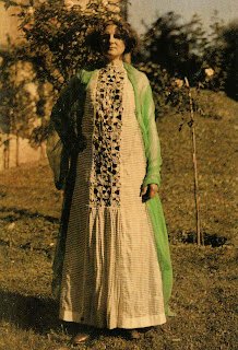 Emilie Flöge (1874-1952), Austrian fashion designer who aimed to reform dress designs for women. Though not noted widely by history, she influenced the work of her companion, the artist Klimt and featured in his work #WomensArt