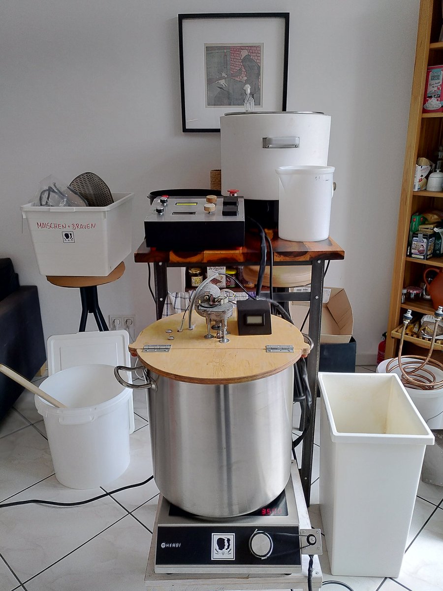 Heute ist wieder Brautag im Hause <a href="/Fachwerker/">Fachwerker.Koeln</a>. Es wird ein Weizen🌾.
Wie sollen wir es nennen? 🍺

#homebrewing #craftbeer #brauen