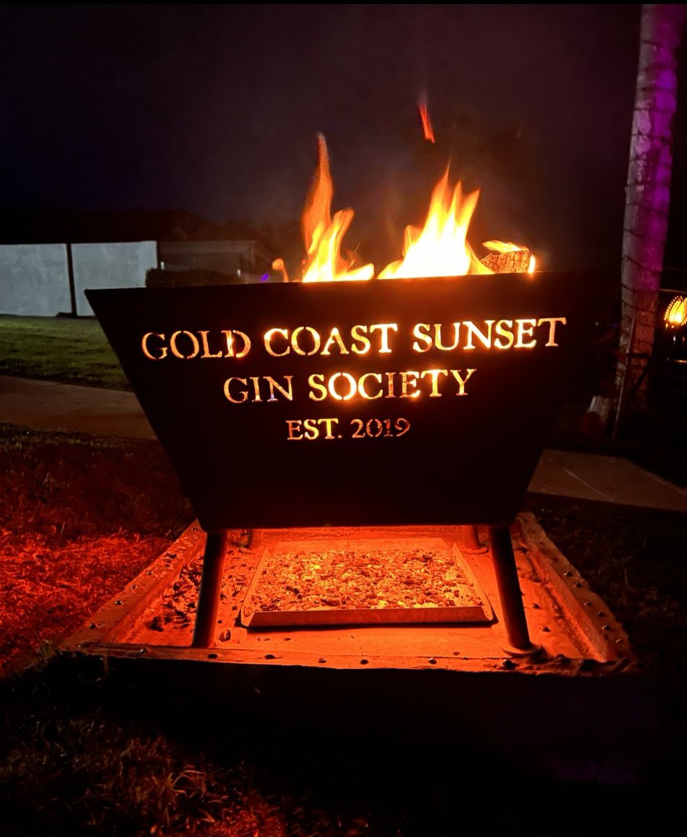 DebPritchardGC's tweet photo. Late afternoon now ๐down under ๐๐ฆ๐บ๐
Earl Grey ๐ @ForestGin ๐ธ
Cheers to a wonderful lady #QueenElizabethII
@RoyalFamily how lucky
we all were๐ธ๐ผ
#GCSGS @gcmag
โGold Coast Sunset Gin Society EST. 2019โ https://t.co/sekYa0bmp6