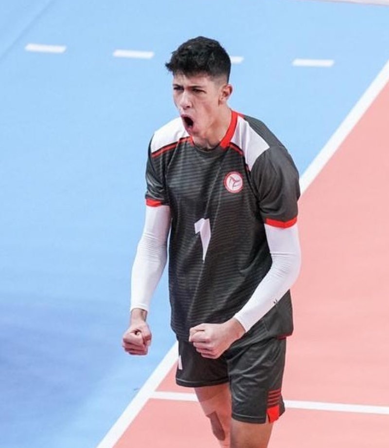 CKopmus's tweet photo. Tebrikler aslan parçası. Milli takım forması ile bizleri gururlandırdın. Kariyer yolunda nice başarılar kazanacağından en ufak bir şüphem yok. Şimdiden senin başarı hikayen ile büyüyen çocuklara ilham kaynağı olmaya başladın bile. Yolun açık olsun şampiyon 🏆 https://t.co/fKHJwzo84N