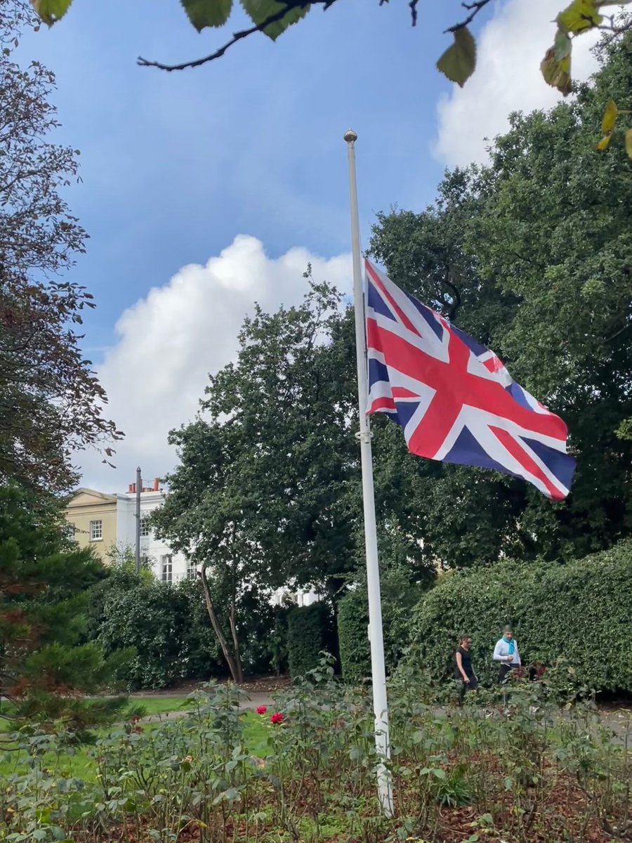 Union flag returned to half mast in St Peter's Square #W6 to honour and mourn Her Majesty Queen Elizabeth II 1926-2022.   #LongLiveTheKing