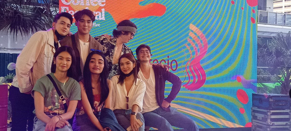MightyGirl14's tweet photo. Tara G Cast in BGC Coffee Festival.

Sana makakuha kayo ng maraming coffee buyer dyan sa BGC para sa ikababangin ng LaGuerta

@imJCAlcantara @kaori_oinuma @Ajenningss_  @vivoree @cjsalongaa_ @Zachy_Castaneda  #TaraG #TeamWise #KaoJc #ZaVi https://t.co/IbIir3AB9D