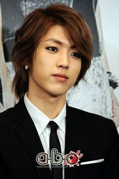 howonwon's tweet photo. I always wanted Lee Sungyeol to have his 2012 long hair back and he did it exactly 10 years later. Is this the reason I am still lingering in the fandom to celebrate the decadal phenomenon? https://t.co/vdIy10Mt3M