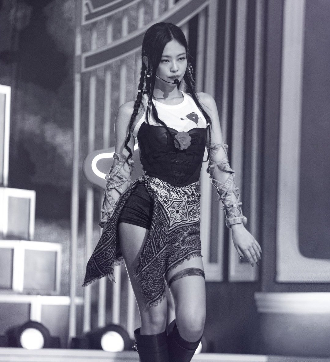 jnkstyle's tweet photo. born to be an idol. https://t.co/H2SLbLja9g
