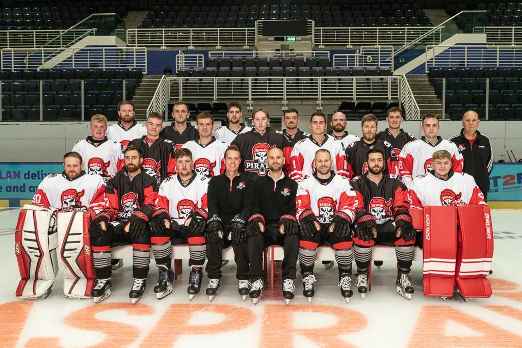 Introducing your Paisley Pirates 2022/2023 🏒🏴‍☠️

Coaches Ian Turley and Adam Walker return with Manager Ian Turley Snr

Photo - Al Goold

<a href="/BraeheadIce/">Braehead Ice Centre ⛸️</a> #renfrewshire #snlhockey #icehockey #braeheadarena #teamphoto #letsgopirates #paisleydailyexpress