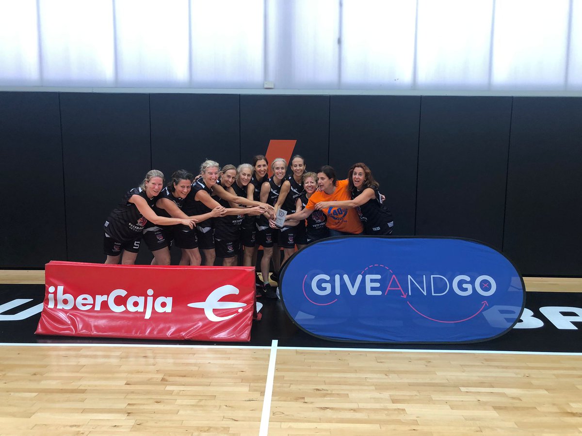 giveandgosport's tweet photo. Subcampeonas 🥈 categoría Over40 oro femenino San Jueves Murcia

#Over40Valencia2022 #GiveAndGoSport
@ibercaja @GIGANTESbasket @BePlusApp https://t.co/RQgaqn1cUU