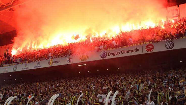 TopunuzGelinCom's tweet photo. Rennes kulübü, Perşembe günü oynanacak maçta Fenerbahçe taraftarının, Rennes taraftarından fazla olması endişesi yaşıyor. https://t.co/GR34l0EJJ6