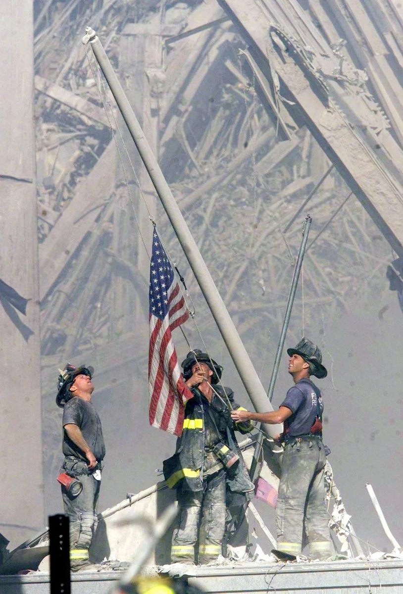 WBFD1910's tweet photo. September 11th, 2001 may we never forget. #911NeverForget https://t.co/58EeXfgQqz