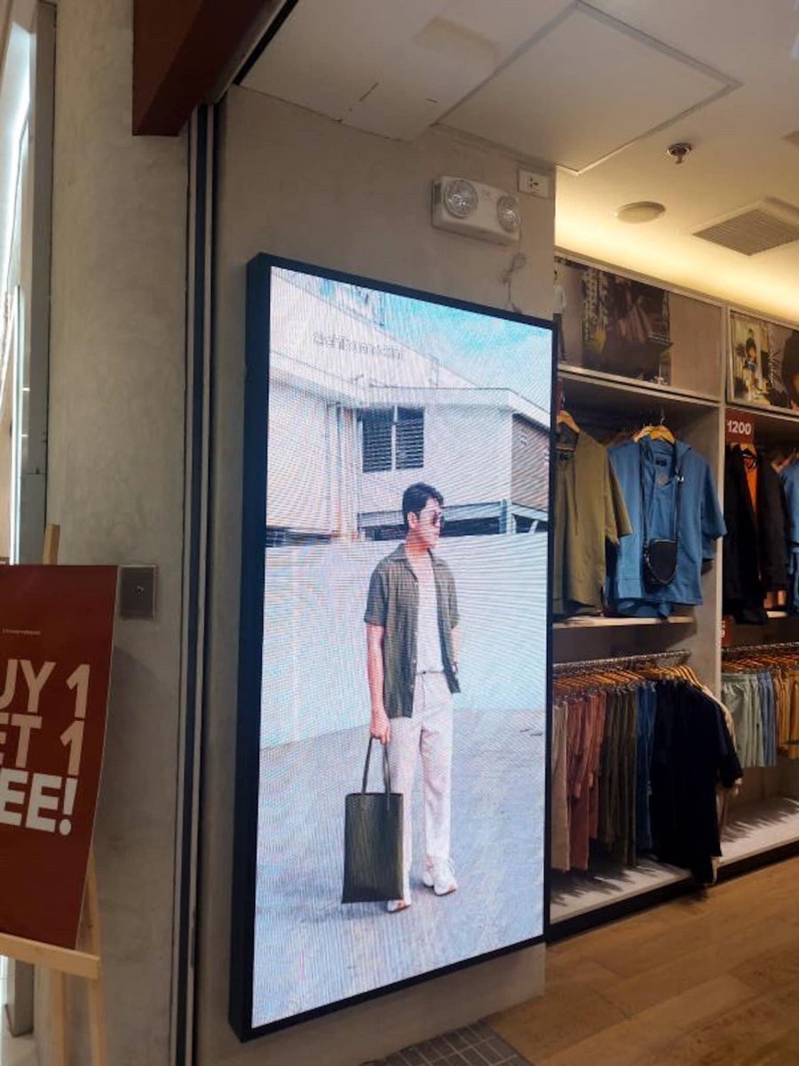 chibuanokini's tweet photo. From Straightforward’s SM Megamall branch &amp; SM San Lazaro, it’s finally now in Ayala Center Cebu! 😍

#EssentialsThatMatter
#swdspotted https://t.co/7Y7Nd4oO6X