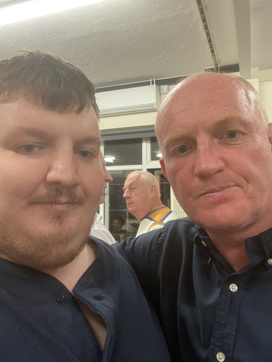 CarwynThomasJo1's tweet photo. What a great evening at the @harlequinsbowls with great entertainment and stories from @philsteele1 and martyn williams #welshlegends https://t.co/AfhQ0vE3d0