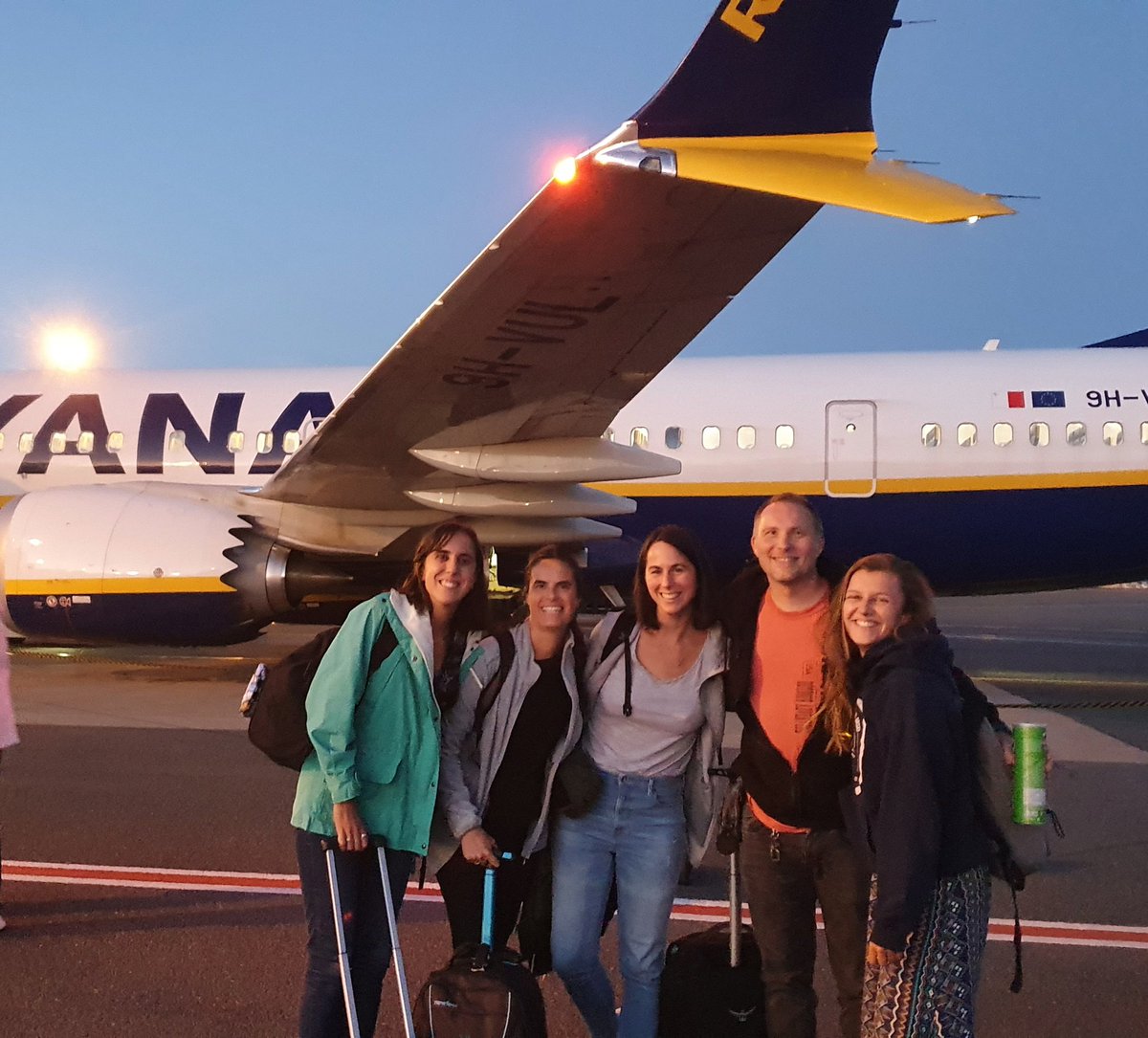 Well arrived in Tartu, looking forward to start the <a href="/NeobiotaJournal/">NeoBiota</a> congress ! 😁🙃
<a href="/laboratoire_ese/">laboratoire ESE - UMR 8079</a>, <a href="/franckcourchamp/">Franck Courchamp</a>, <a href="/ajturbelin/">Anna Turbelin 💙💛</a>, @Camille_Bernery 
#phdvoice, #phdlife, #phd