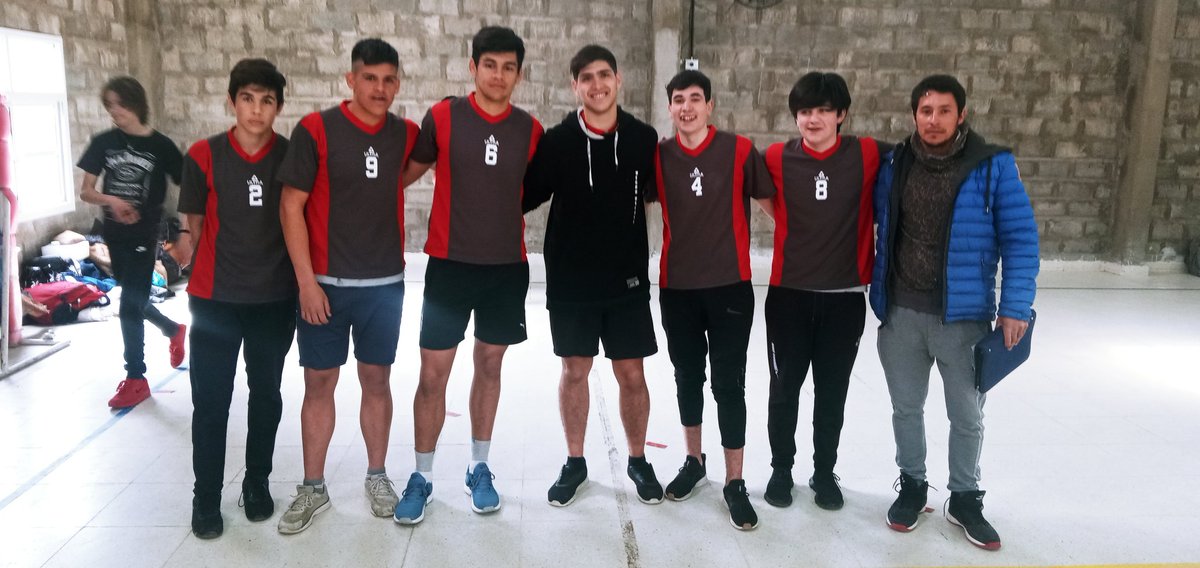 CEForense's tweet photo. #Equipos #VOLEY #SoydelCEF #GenteenMOVIMIENTO #SaqueyRemate @Leot14 @BAeducacion https://t.co/TypRqdJxtY