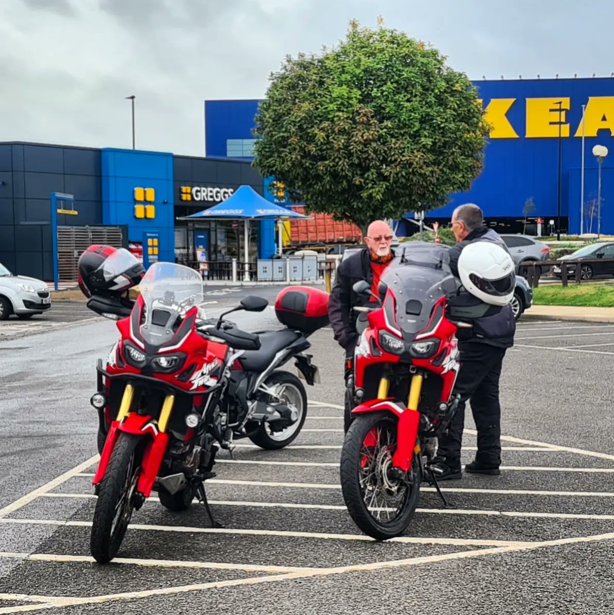 Sheff_IAMBike's tweet photo. Come Rain or shine...

#sheffieldadvancedmotorcyclists #sam #iamroadsmart #iam #IPSGA #advancedmotorcyclists #roadsafety #survivalskills #advancedskills #advancedtraining #roadcraft #observation #planning #advancedroadcraft #motorcycle #motorbike #motorcyclist #bikeclub #bikers https://t.co/PukNyldiQI