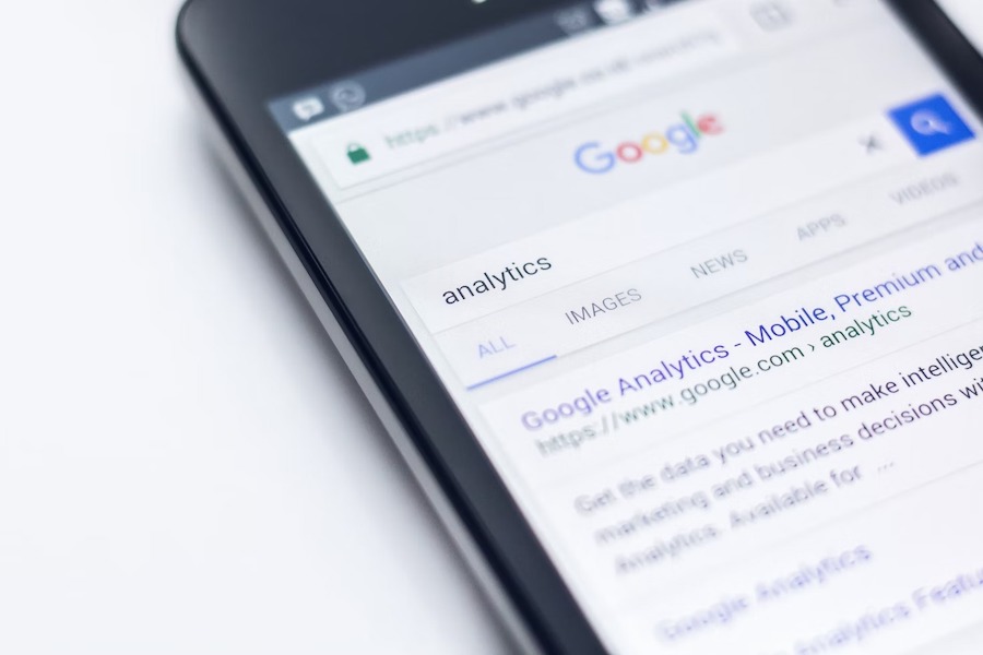 Kitdigital_es's tweet photo. Te explicamos por qué es crucial optimizar una página web para aparecer en los primeros puestos de Google. Además, mencionamos algunas técnicas #SEO que debes conocer si lo que quieres es mejorar el posicionamiento de tu sitio en buscadores:

https://t.co/VgQCAndYX3 https://t.co/IKwXh6Zbnu