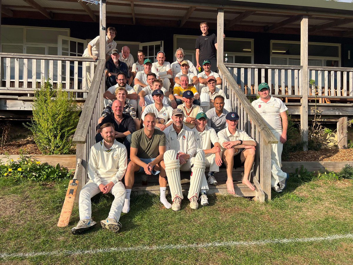 What a fabulous photo! Well played @harbertoncrick2 and thank you for an excellent game. The 2022 season has been topped and tailed by two fantastic games between these old rivals! #villagecricket
