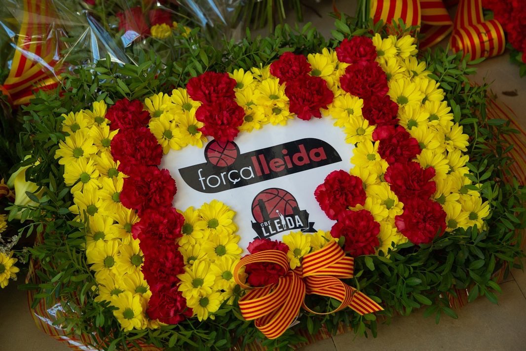 📸 Avui hem fem l’ofrena floral al Convent del Roser en motiu de la Diada de Catalunya.

#ForçaLleida #Lleida #DiadaDeCatalunya