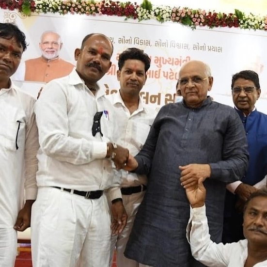 dinesh_chunara's tweet image. *//* *સ્નેહ મિલન કાર્યક્રમ* *//*

*માનનીય મુખ્યમંત્રી શ્રી ભુપેન્દ્રભાઈ પટેલ ના સ્થાને દેવીપૂજક સમાજ સ્નેહમિલન કાર્યક્રમ
તા.૧૧.૦૯.૨૦૨૨ ના રોજ 

*શ્રી દિનેશભાઈ ચુનારા*
(ઉ પ્રમુખ વટવા વોર્ડ બક્ષીપંચ)