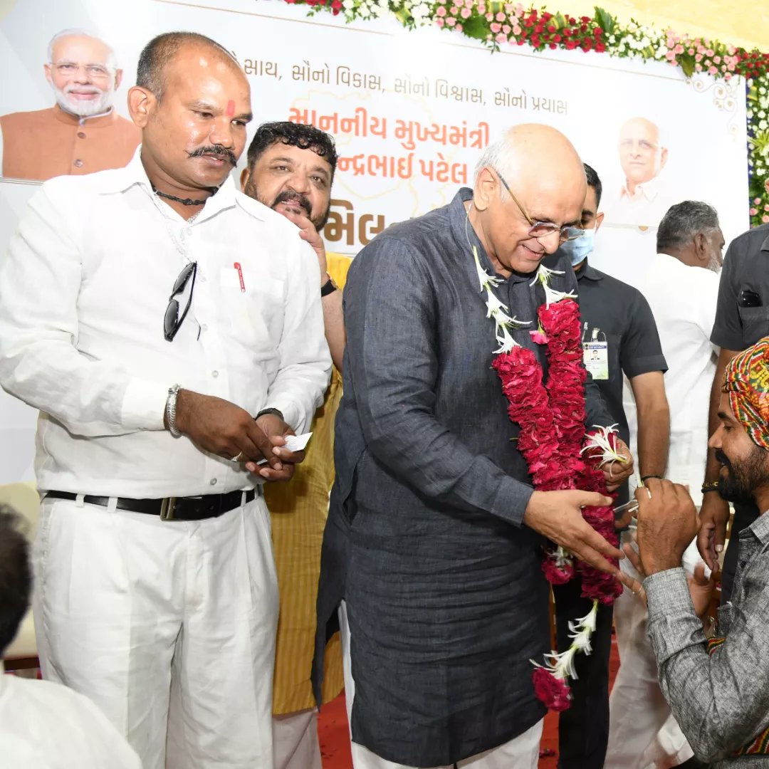 dinesh_chunara's tweet image. *//* *સ્નેહ મિલન કાર્યક્રમ* *//*

*માનનીય મુખ્યમંત્રી શ્રી ભુપેન્દ્રભાઈ પટેલ ના સ્થાને દેવીપૂજક સમાજ સ્નેહમિલન કાર્યક્રમ
તા.૧૧.૦૯.૨૦૨૨ ના રોજ 

*શ્રી દિનેશભાઈ ચુનારા*
(ઉ પ્રમુખ વટવા વોર્ડ બક્ષીપંચ)