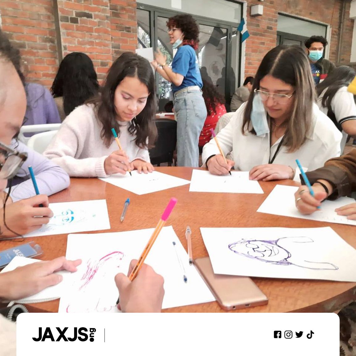 JAxJS_ong's tweet photo. El sábado 10 de septiembre tuvimos el placer de darle la bienvenida a nuevos voluntarios a JAxJS Metropolitana. #JAxJS #Juventud #Arte #Activismo https://t.co/qKaHnGI559