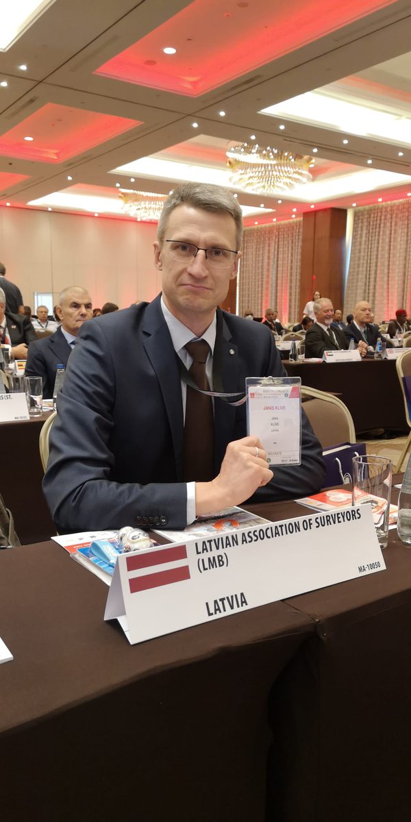 LatMerBiedriba's tweet photo. Šodien Varšavā tiek atklāts Starptautiskās Mērnieku biedrības FIG 27.kongress, kas turpināsies līdz ceturtdienai. Pēc ilgāka pārtraukuma LMB arī ir pārstāvēta un balsos par jauno FIG prezidentu un 2 viceprezidentiem. LMB kongresā pārstāv Jānis Klīve. Sīkāk https://t.co/sA0gKRcmJc https://t.co/eqyky1VKWn