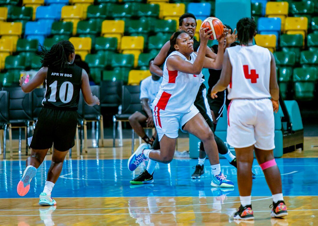 ferwabaRW's tweet photo. #RBLPLAYOFFS22
#GAME3
Into the 3rd Q and @regwomenbbc is not holding it back to dominate this Game 3 of the playoffs finals
#REGBBCW 46-28 #APRBBCW
#RBL https://t.co/CYIhPFe42d