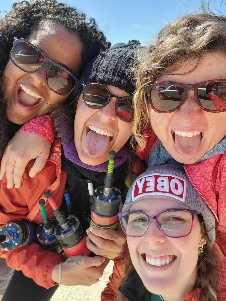 dombroski_julia's tweet photo. 100% of our array back. #SRW2022: our best season yet. #latinasinscience #womeninmmsci @ParksLabSU https://t.co/N1aXDJty1K