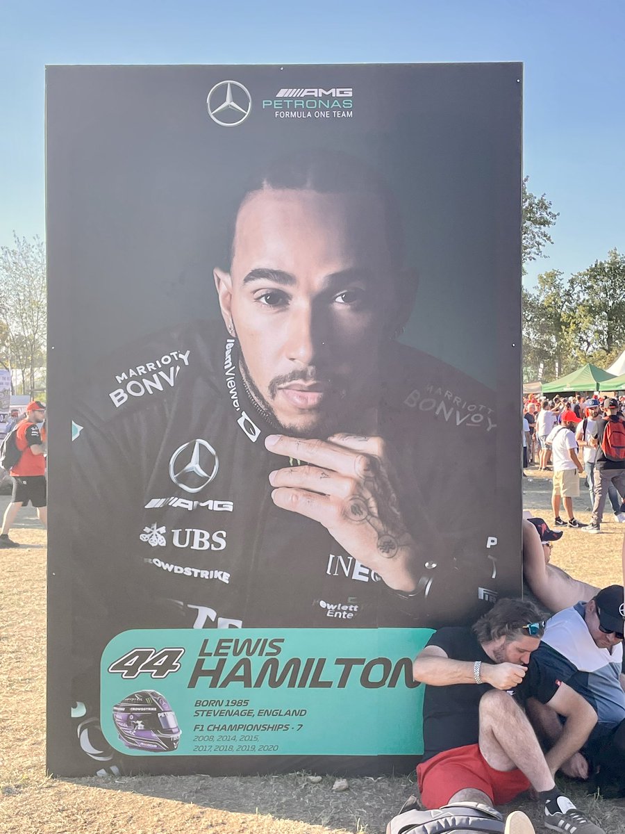 BW4CHANGE's tweet photo. Every F1 driver looks so serious…. then there’s @danielricciardo. I wish we all had such joy with our work. https://t.co/zW4qU2rvmf
