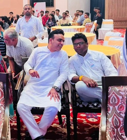 Raviverma_INc's tweet photo. कल भोपाल में @ZeeMPCG ज़ी न्यूज़ द्वारा आयोजित "इमर्जिंग मध्यप्रदेश" कार्यक्रम के दौरान ।
#MintoHall 10/9/22 #मिंटो_हाल https://t.co/8OzUFuvfmV