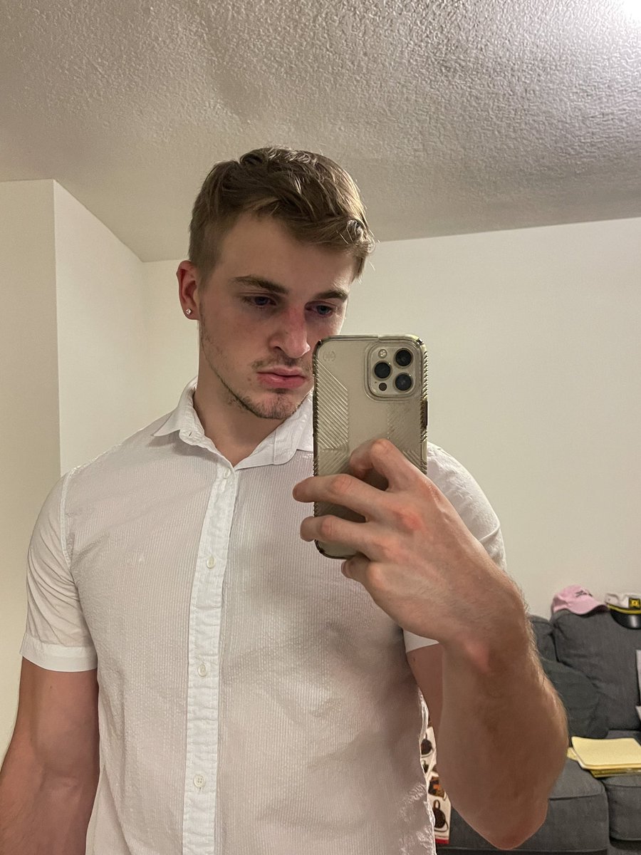 loganmandevilIe's tweet photo. Selfie Sunday 😜 https://t.co/Psw77BiQSN