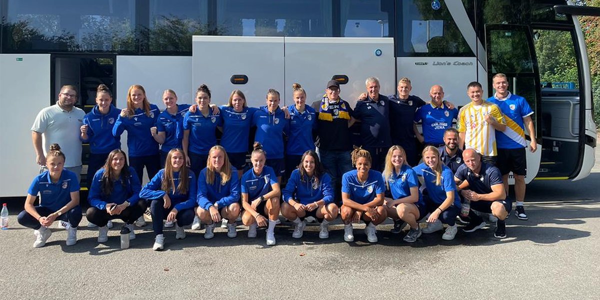 FCCFrauen's tweet photo. Mit 2:1 (1:0) siegt unser #FCC bei Borussia #Bocholt und zieht damit in die nächste Runde des DFB-Pokals ein 👉 https://t.co/2ExupYfRWT 💙💛🤍
Die Tore erzielten Denise #Landmann (17.)
und Tina #Kremlitschka (64.) 👏
#FCCfrauen #NichtOhneMeineMaedels https://t.co/Opo7gv2gNp