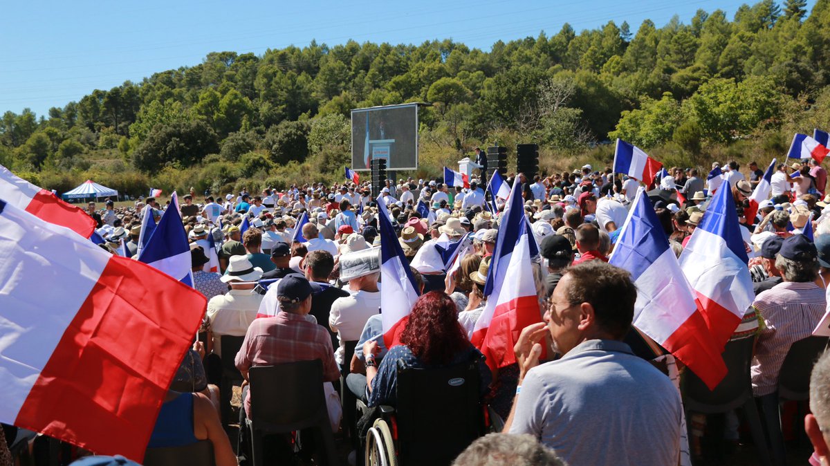 Reconquete_off's tweet photo. Vous étiez 7 000 aujourd’hui dans le Var au côté d’Éric Zemmour. 

#MeetingZemmour https://t.co/yQUWHeRKl0