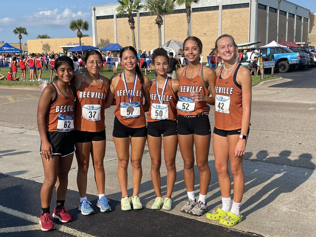 bisd_athletics's tweet photo. 👏👏👏Three claps for our Cross Country runners who competed in Port Aransas this weekend! Our student-athletes competed hard and brought back some hardware! 
Go Trojans Go! Go Lady Trojans Go!
#BISDElevate 
#BeeInSpireD 
#WeAreBISD
#BEEtheWHY https://t.co/MVgolfELd4