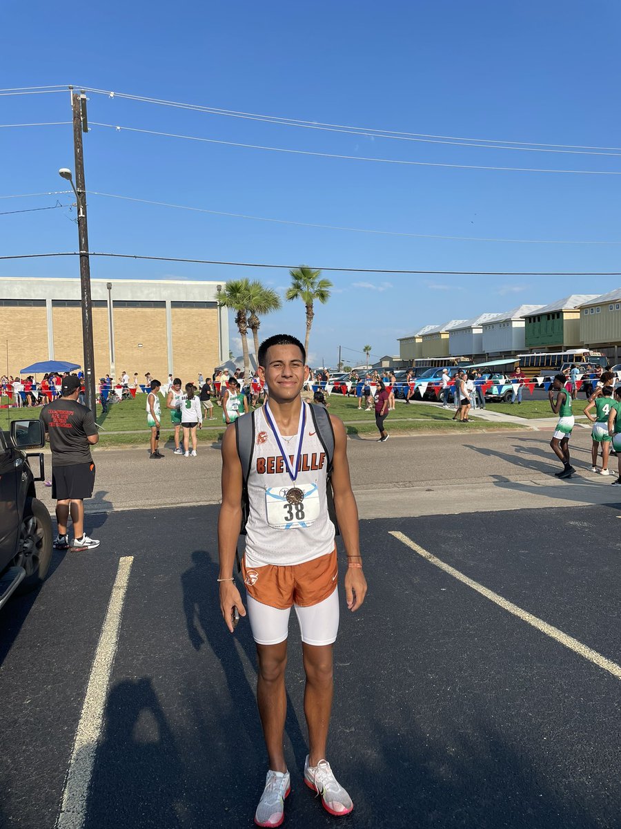 👏👏👏Three claps for our Cross Country runners who competed in Port Aransas this weekend! Our student-athletes competed hard and brought back some hardware! 
Go Trojans Go! Go Lady Trojans Go!
#BISDElevate 
#BeeInSpireD 
#WeAreBISD
#BEEtheWHY