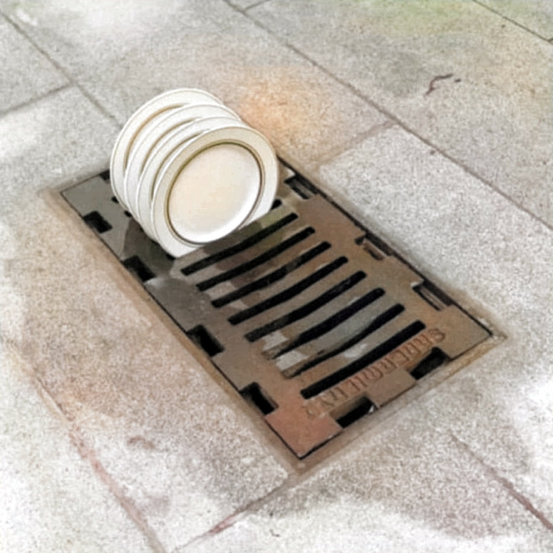 Imranicus's tweet photo. #ToryTips to deal with the #CostOfGreedCrisis
¹ Leave your plates on the gutter outside - only will the rain help clean them but the water will conveniently drain away. https://t.co/ygVadu2sfH