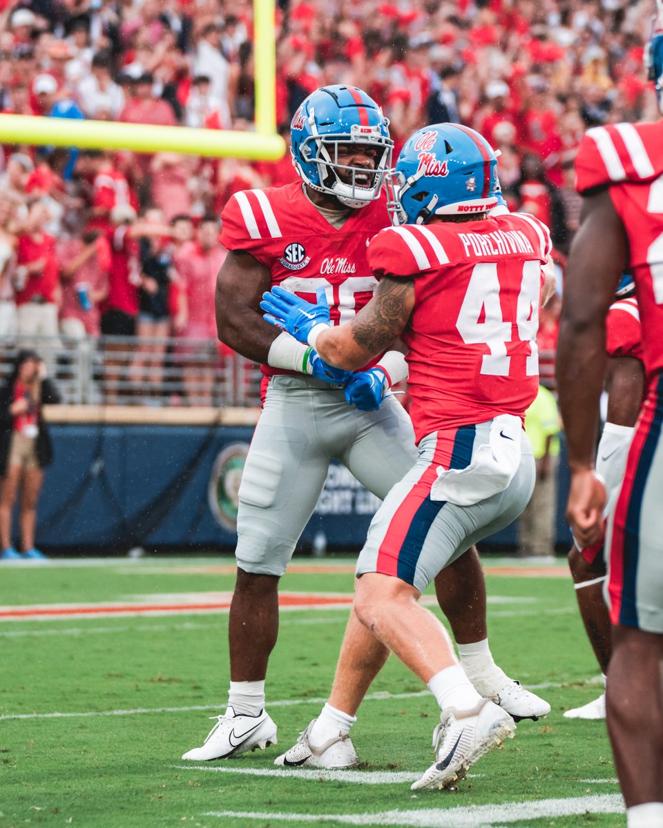 Our home winning streak continues 💪 11 straight in VHS | #HottyToddy