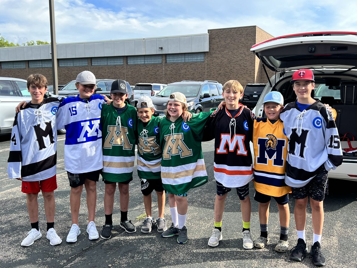 RochYouthHockey's tweet photo. Great to see Rochester kids representing at the #2022PWC  thanks @YouthHockeyHub for another great event. https://t.co/7lIjlfvlUS