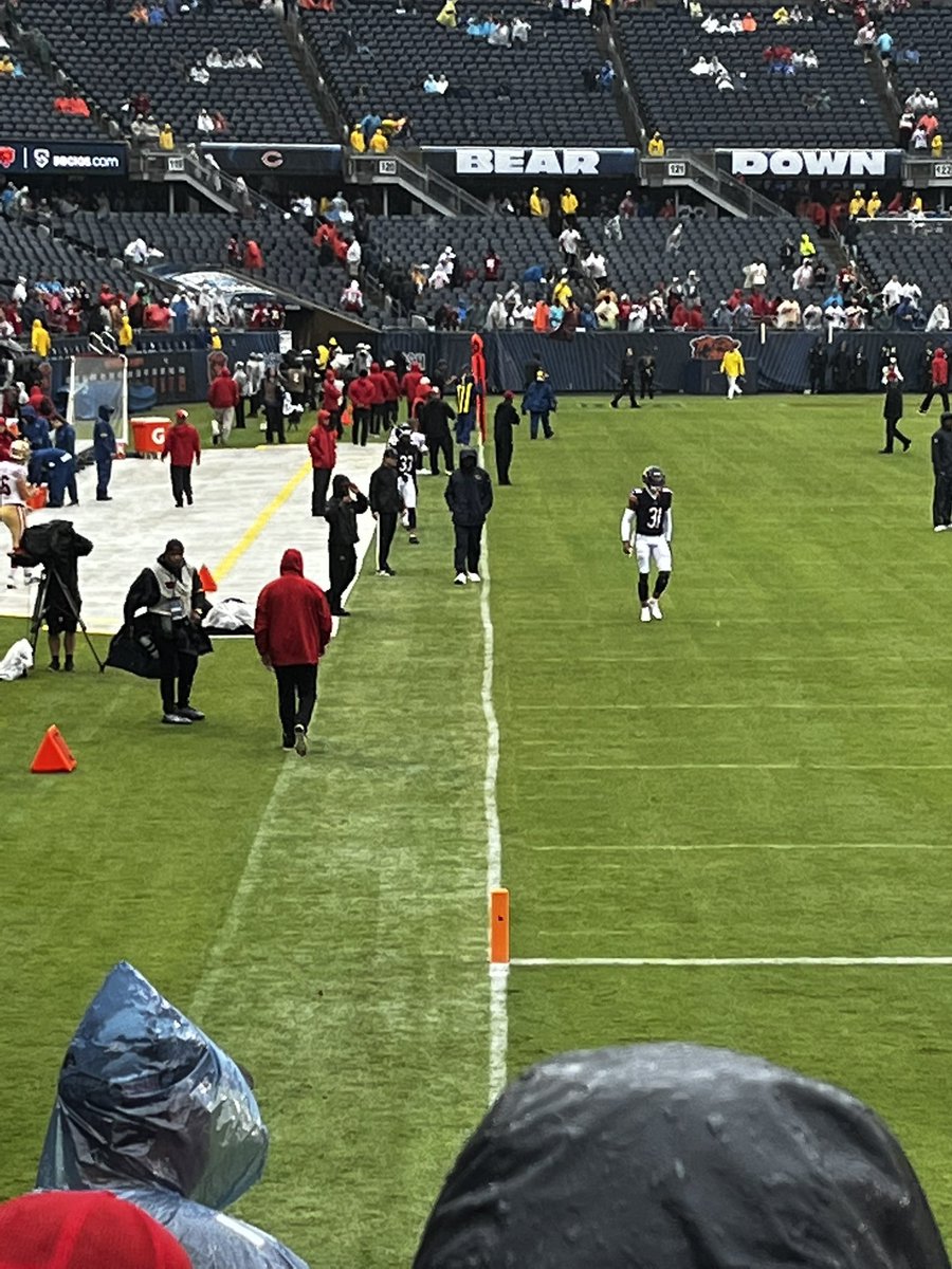 Gridiron's tweet photo. The sideline at Soldier Field 😬 https://t.co/7ygbyKYzE1