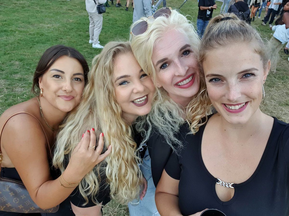 _Innerworld__'s tweet image. Dat was best leuk gisteren met m’n girlies #parelsvandestad #pvds #Amsterdam #zomerafsluiter