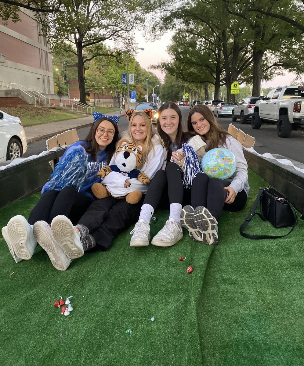 MemphisADPi's tweet photo. #memphisstrong 💙 https://t.co/gRrwL5ke8j