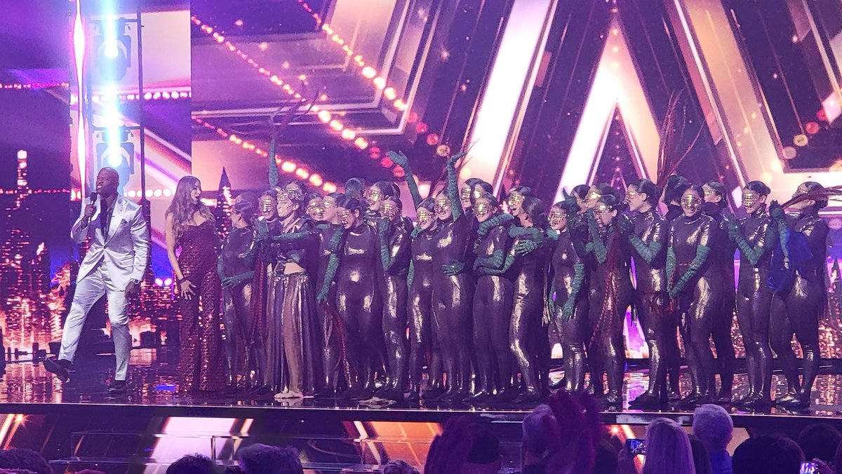 #Mayas se está haciendo famoso!
Bueno ellas son Mayas Team de America Got Talent, jajajaja