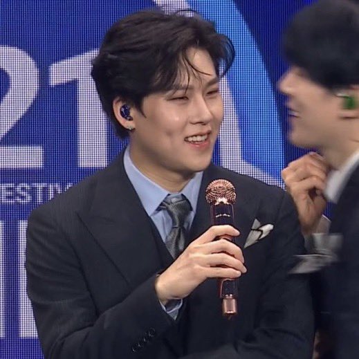 chaemercy's tweet photo. Jooheon this day GOD BLESSSSS https://t.co/uzbCquUBM0