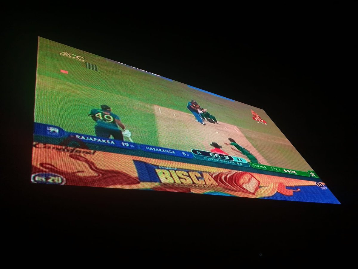 khalidrafiquepk's tweet photo. Cricket Craze at its best- Muzaffarabad AJ&amp;K .       دعا جانے خدا جانے https://t.co/39Q8HnmPNa