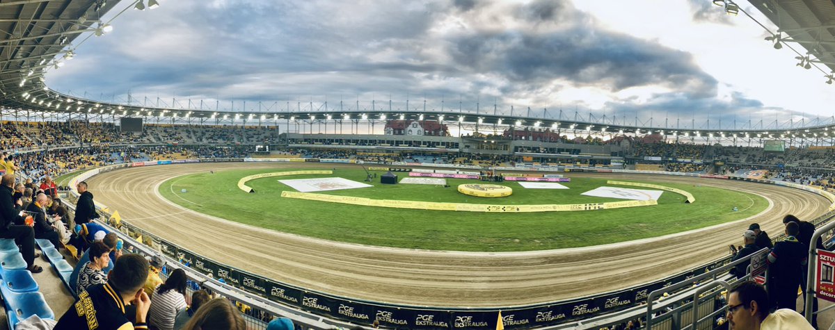 Cichy_Szept's tweet photo. Jedziemy dalej z tym sporteeeeem …
Kto wygra meczzzzz ?
-Staaaal !
Kto ?
-Staaaaal !
@CPLUS_SPEEDWAY @StalGorzow1947 #zuzel #Gorzow
#FinalSpeedway https://t.co/mGYg4nMigs