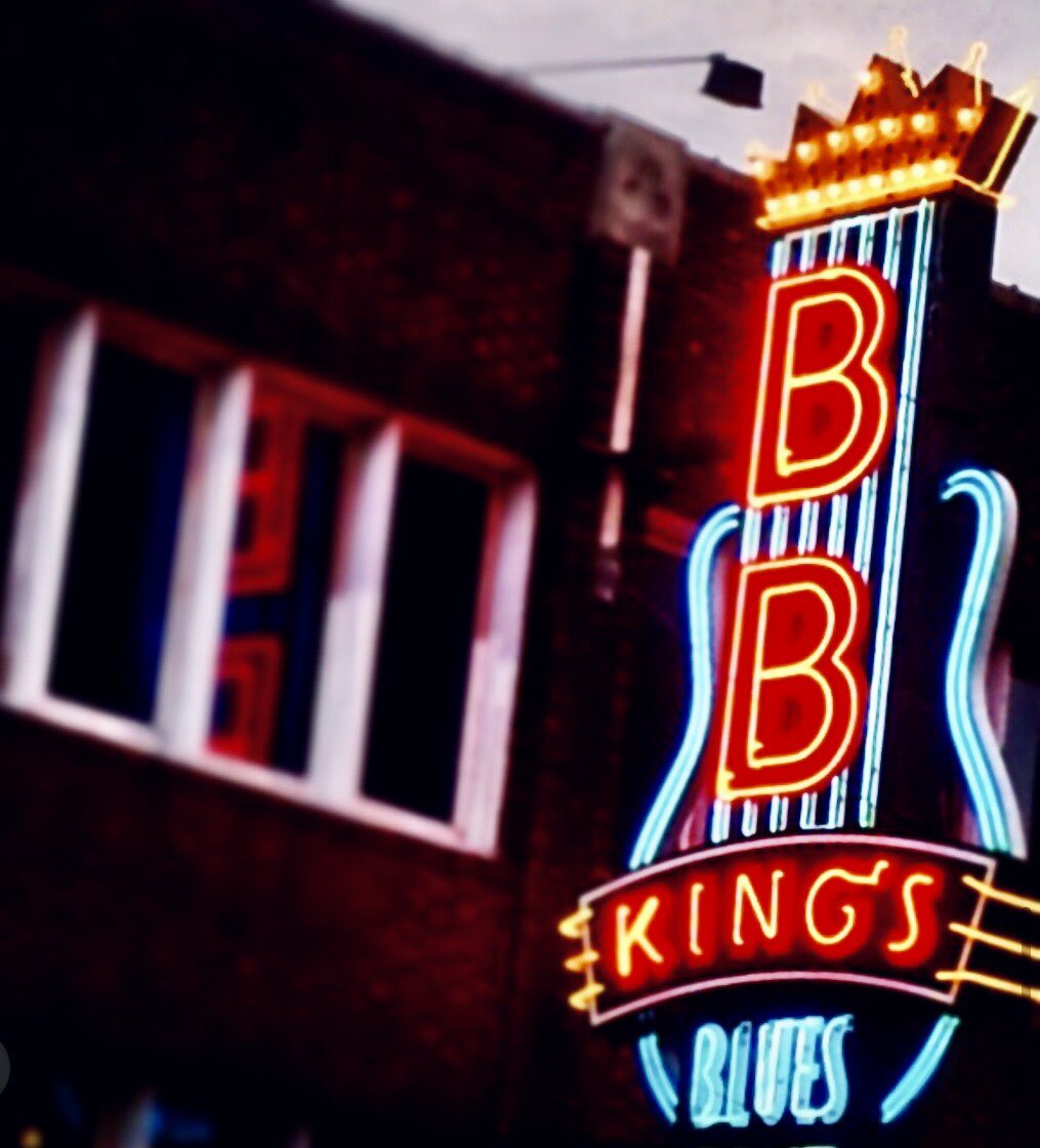 kpm_pics's tweet photo. Memphis Nights https://t.co/ZTwM43OMsx