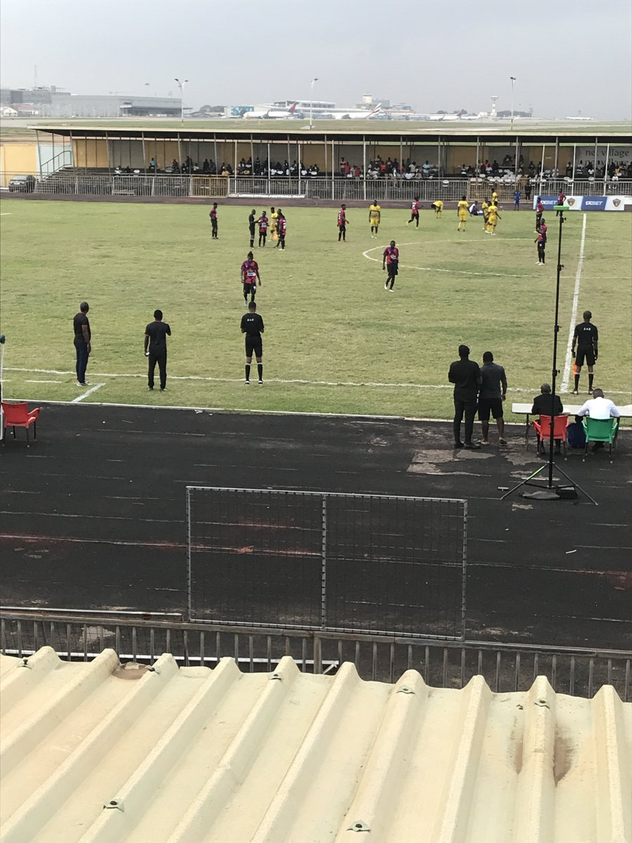 MedeamaSC's tweet photo. 80’| 🔴Leg0-1Med🟡
Two legon cities players, Ampadu and Otou have been red carded
#NeverGiveUp #LegMed #BetPawaPremier https://t.co/KdpVEgoeAC
