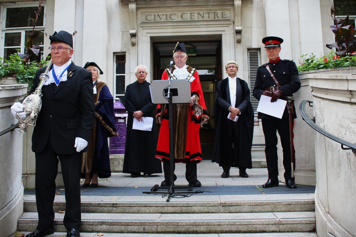 ChelmsCouncil's tweet photo. Thank you to everyone who came to Chelmsford's proclamation of the reign of His Majesty King Charles III, led by The Mayor of Chelmsford. 

It was wonderful to share this historic moment with you.

If you couldn't make it, you can watch the ceremony here: https://t.co/wz1tWwKQi2 https://t.co/dhefUlhVqH