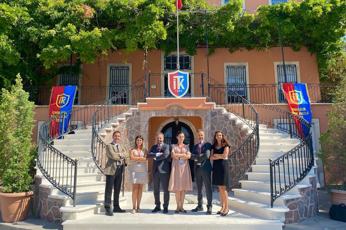 The Team is ready for the new academic year🤩❤️🧿
Teacher meetings✅
Grade 9 orientation week✅
Grade 9,10,11 and 12 Parent meetings ✅
Classroom preparations✅
Passion for teaching✅
#izmirözeltürkkoleji #itkliolmak #sırasende #i̇yikii̇tklıyım