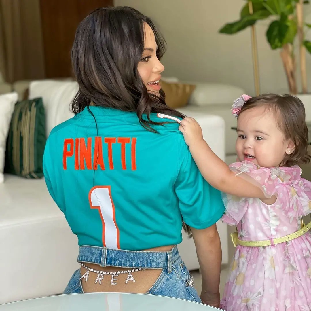 EstelaBlanca29's tweet photo. #Teampinatti  @NattiNatasha Vida 👸👸♥️🥺🫶 @PINARECORDS1 🙏💔 https://t.co/uegwYzqUJf